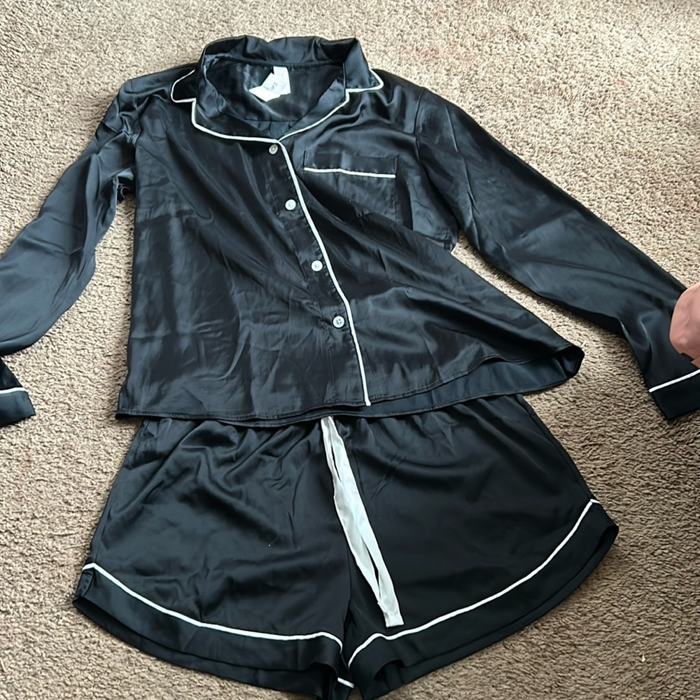 Women’s satin/silk pajamas